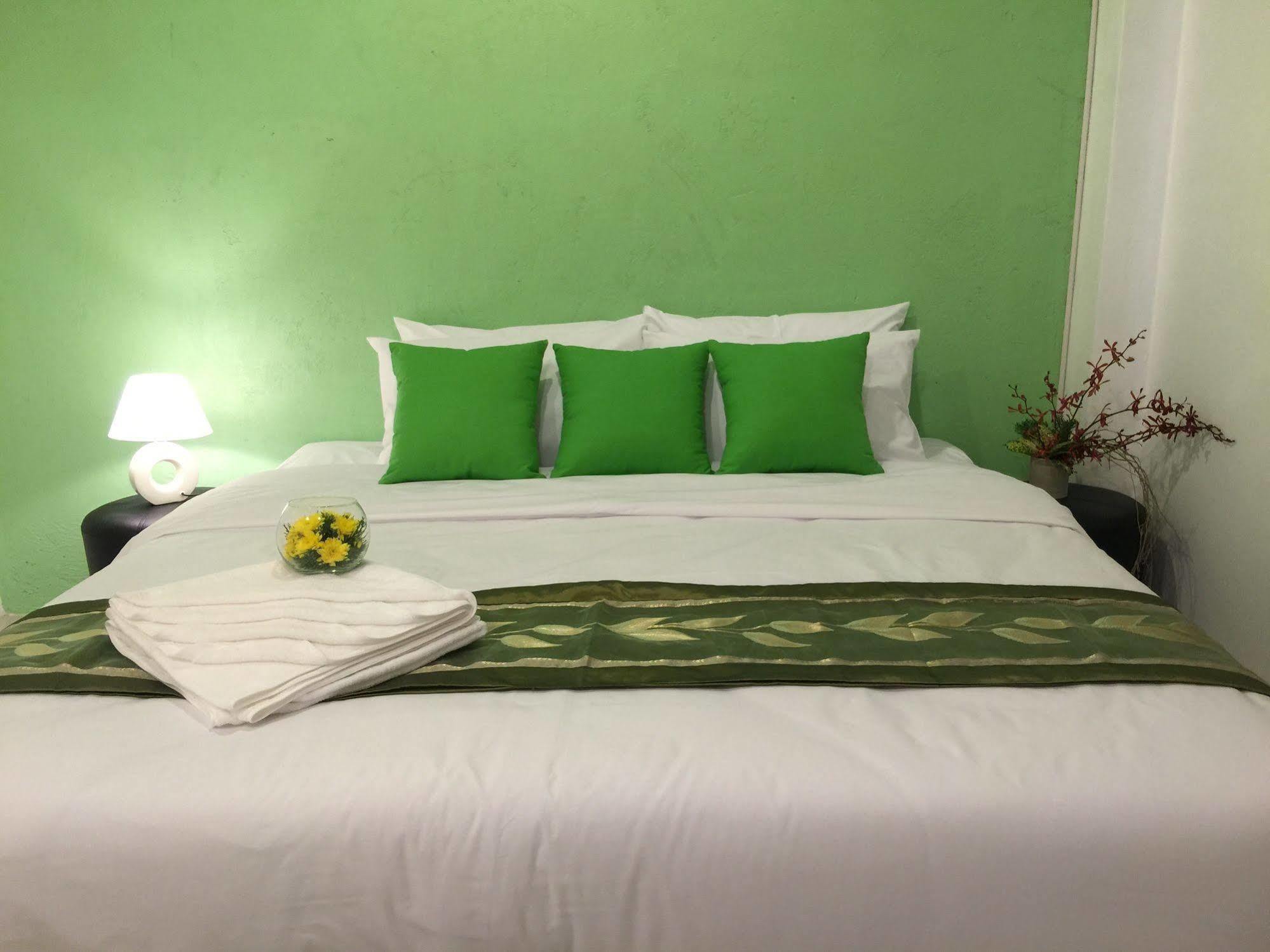 Oyo 1120 The Royhanna Beach Home Klong Muang Beach Exterior foto